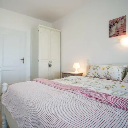 Moira-2 By Interhome Apartman Ika